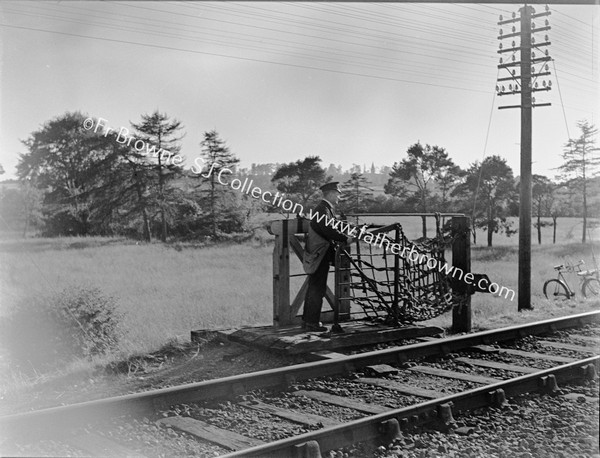 TRACK SIDE SCENE AWAITING A MAIL DROP